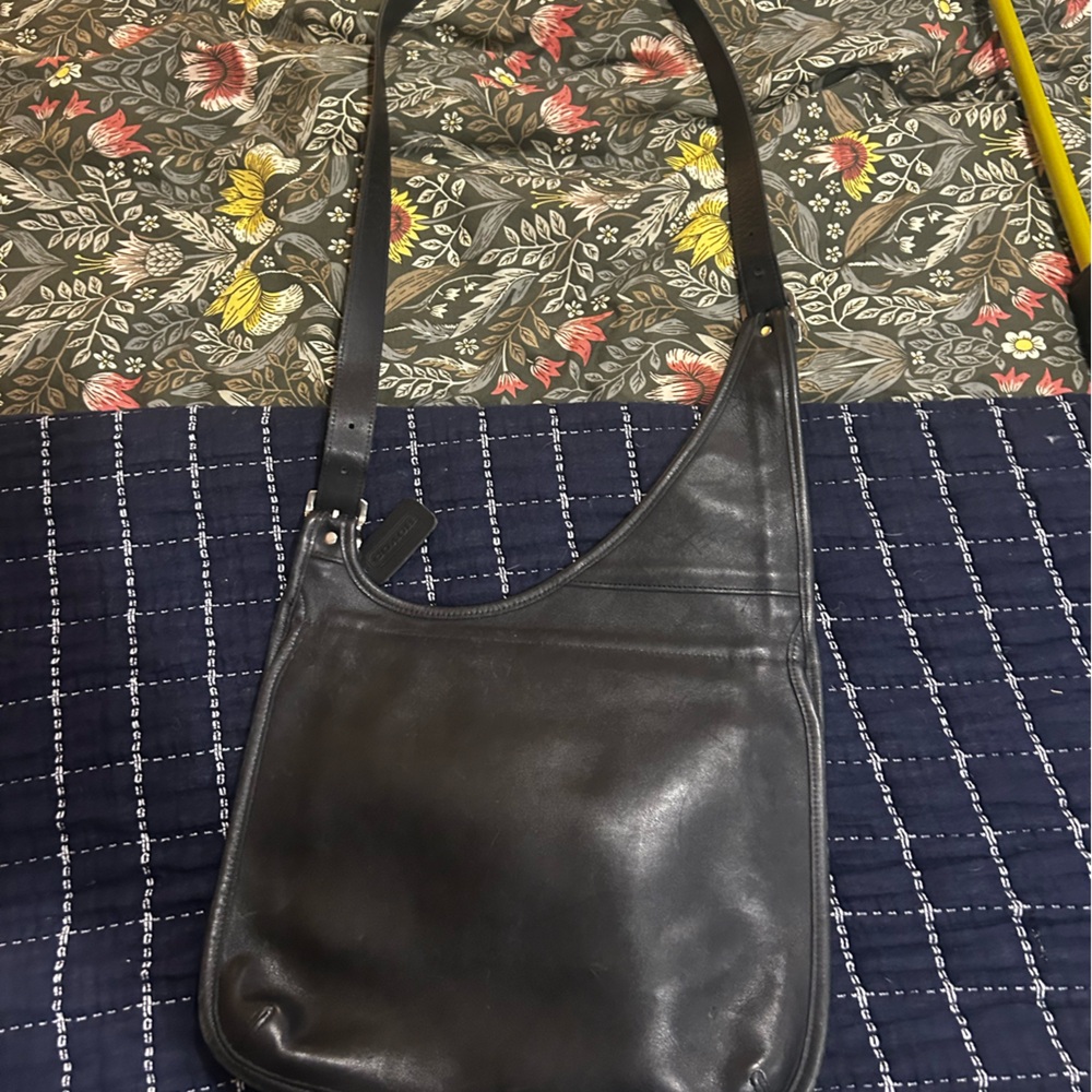 Vintage Coach Hippy Crossbody Bag in Black Leather